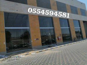 تقسيم وتقطيع مكاتب بالزجاج